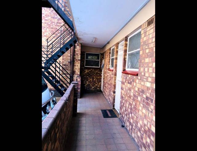 1 BEDROOM APARTMENT FOR SALE IN BELLEVUE